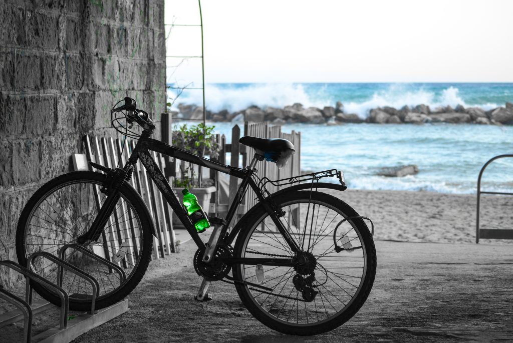 クロスバイクにリアキャリアを付けると自転車通勤には最適だけど見た目がダサくなる問題