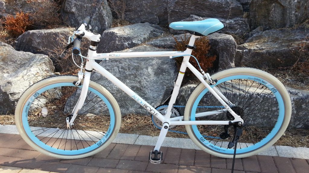 グラベルクロスバイクの購入で後悔しないための選び方や注意点を解説！メリット・デメリットや実際の購入者の体験談も紹介しています。