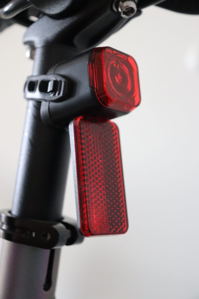 自転車ライトの盗難防止対策を徹底解説！原因や基本対策、防犯機能付きライトの選び方、盗難時の対処法まで分かりやすくご紹介します。