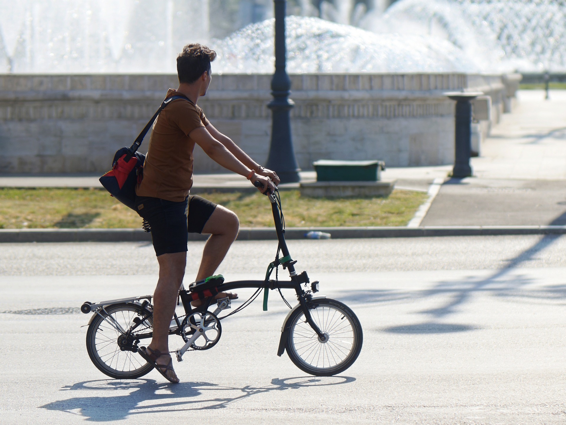 6キロを自転車で移動する時間はどれくらい？徒歩や公共交通機関との比較や快適な移動のコツ、健康やコスト効果について解説します！