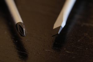 自転車のネジがなめて外れない時の対処法を解説！輪ゴムやドライバーを使った簡単な方法から、プライヤーや専用工具を使う確実な手順、最終手段まで詳しく紹介。原因や予防策もあわせて、スムーズに解決できる方法をお伝えします！